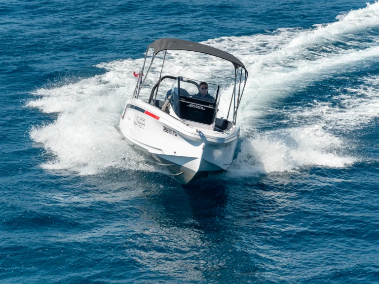 Ein Axopar 22 Spyder mieten in Trogir