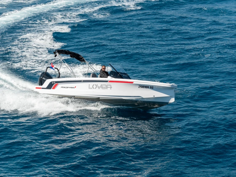 Ein Axopar 22 Spyder mieten in Split