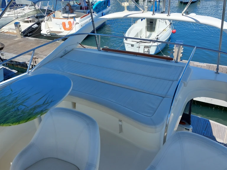 Jeanneau Prestige 36 Fly mieten Vieux Port de Cannes