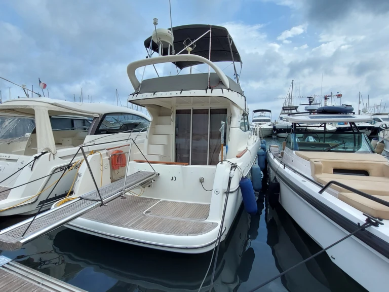 YachtCharter in Vieux Port de Cannes - Jeanneau Prestige 36 Fly auf SamBoat
