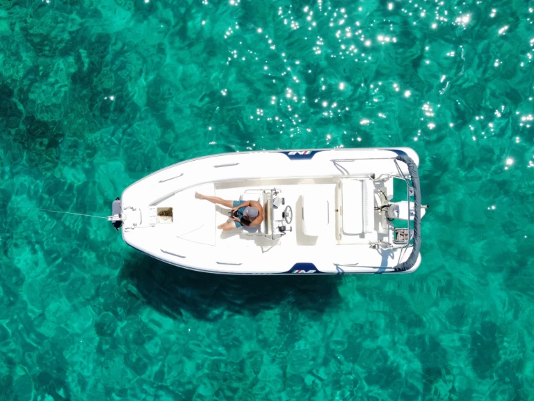Bootsverleih Quicksilver Activ 595 Cruiser Porto San Paolo Samboat