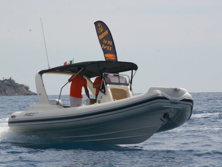 Vermietung Schlauchboot Nautica Led mit Führerschein