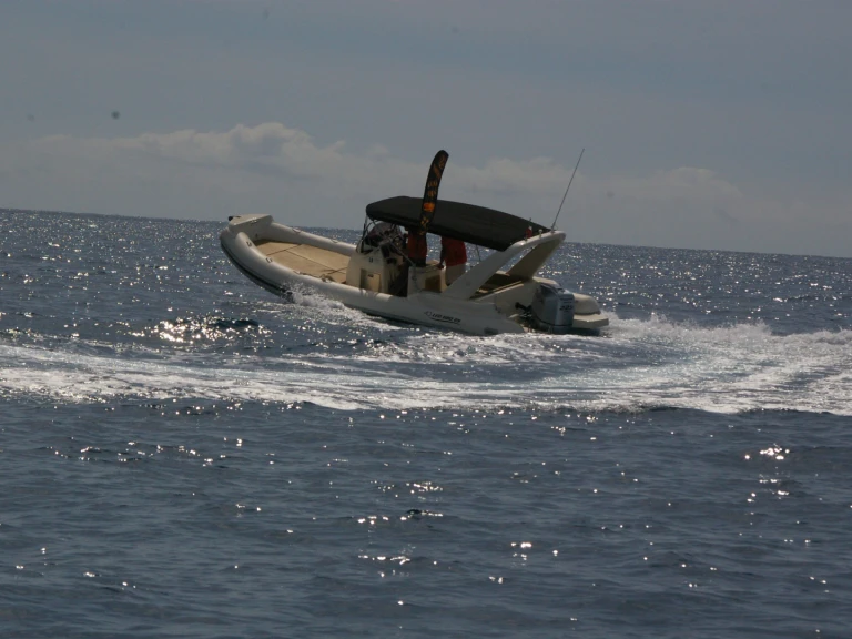 Ein Nautica Led Nautica Led 680 mieten in Sanremo