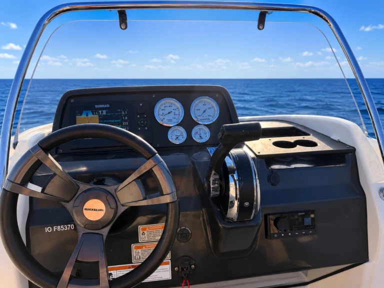 Vermietung Motorboot Quicksilver mit Führerschein