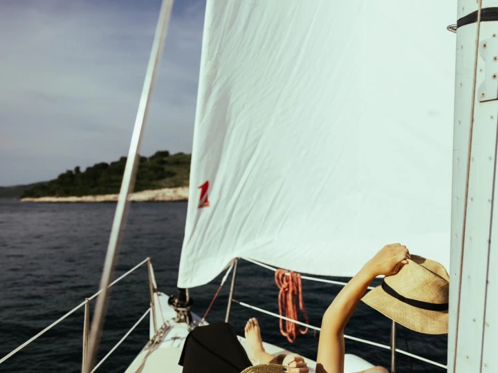 Ein Jeanneau Jod 35 mieten in Hvar