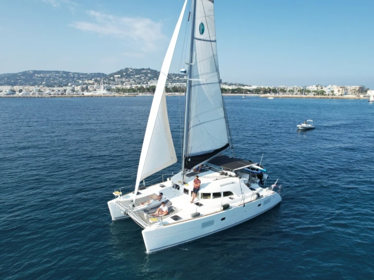 YachtCharter in Cannes - Lagoon Lagoon 380 auf SamBoat