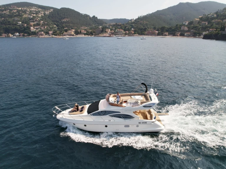 Ein Azimut Azimut 43 Fly mieten in Mandelieu-la-Napoule