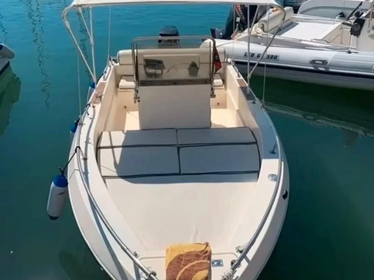 Vermietung Motorboot Capelli mit Führerschein