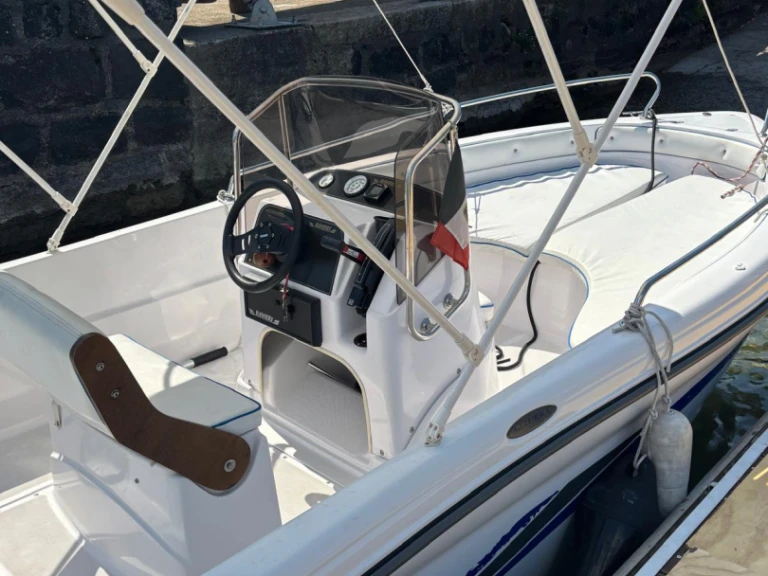 Motorboot mit oder ohne Skipper Ranieri mieten in Ghiffa