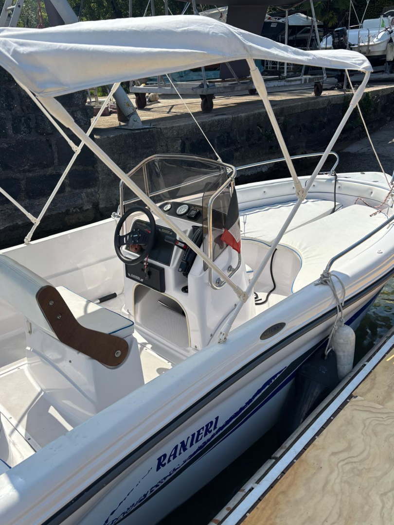 Motorboot mit oder ohne Skipper Ranieri mieten in Ghiffa