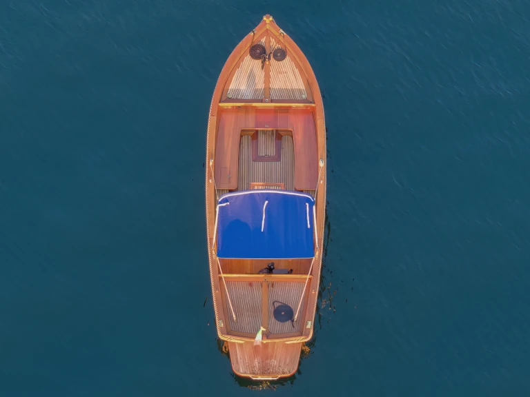 Motorboot mit oder ohne Skipper Custom mieten in Ghiffa