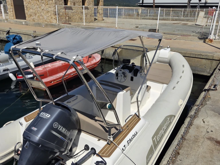 Schlauchboot mieten in Propriano - Capelli Tempest 750