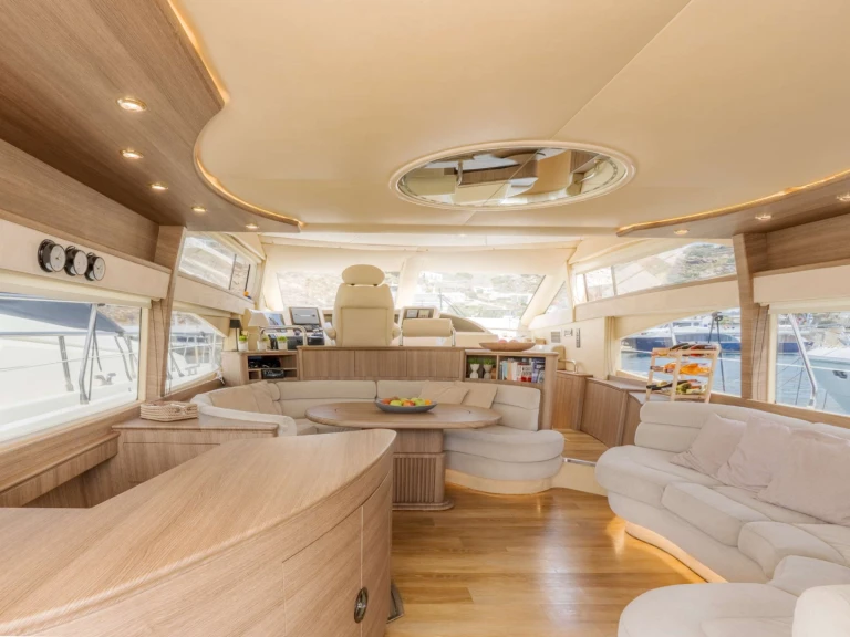YachtCharter in Álimos - Azimut LIMAYA auf SamBoat