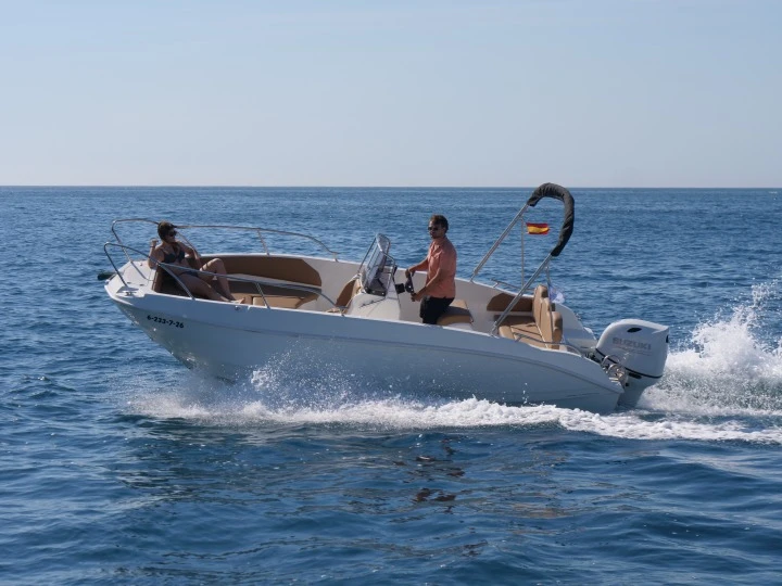 Vermietung Motorboot Cantiere Nautico Speedy mit Führerschein