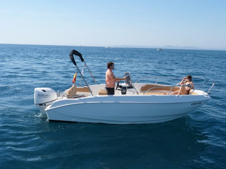 Motorboot mieten in Roses zum besten Preis