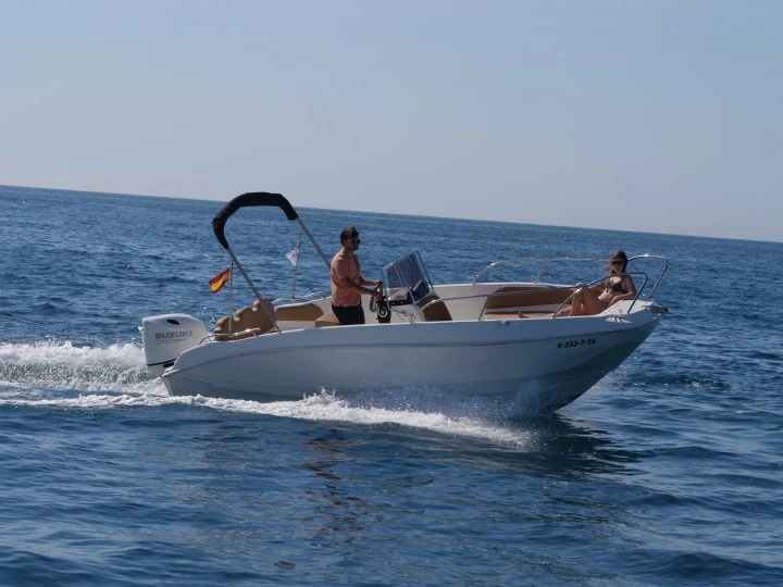 Motorboot mieten in Roses zum besten Preis
