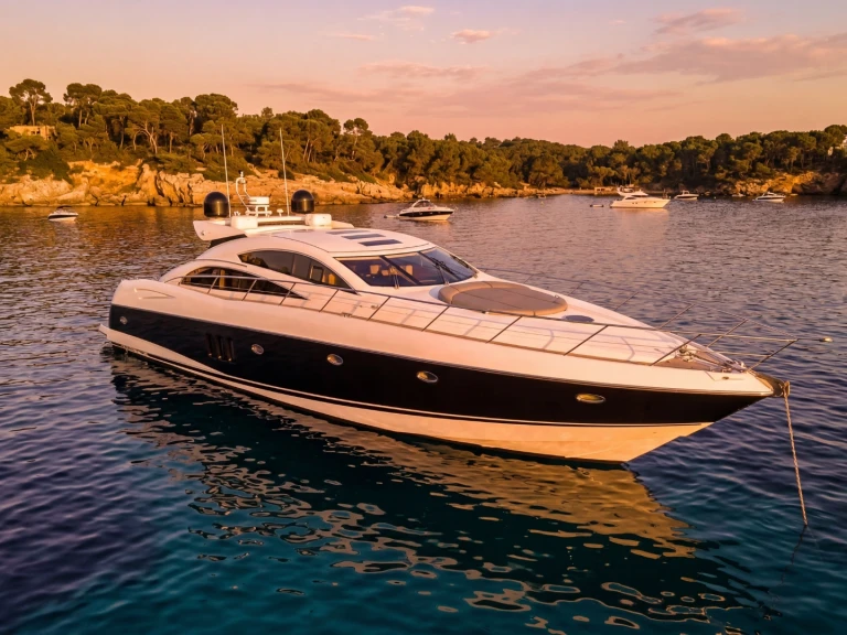 Yacht mieten in Golfe-Juan zum besten Preis