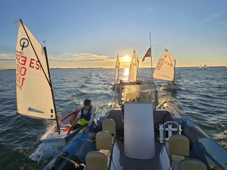 Schlauchboot mit oder ohne Skipper COBRA RIB mieten in Cádiz
