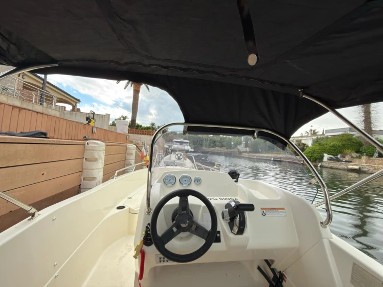 Motorboot mit oder ohne Skipper Quicksilver mieten in Empuriabrava