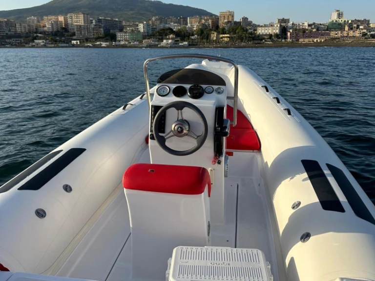 Bootsverleih DOMAR F6 Torre Annunziata Samboat