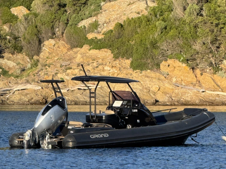 Ein Grand Boats G850 mieten in Île du Levant