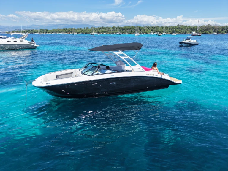 YachtCharter in Port La Napoule - Sea Ray SDX 27 E auf SamBoat