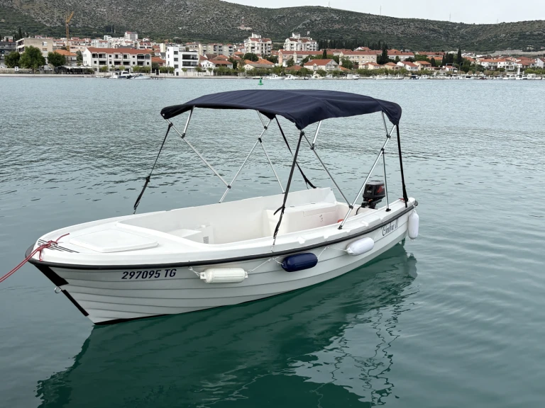 Motorboot mieten in Trogir zum besten Preis
