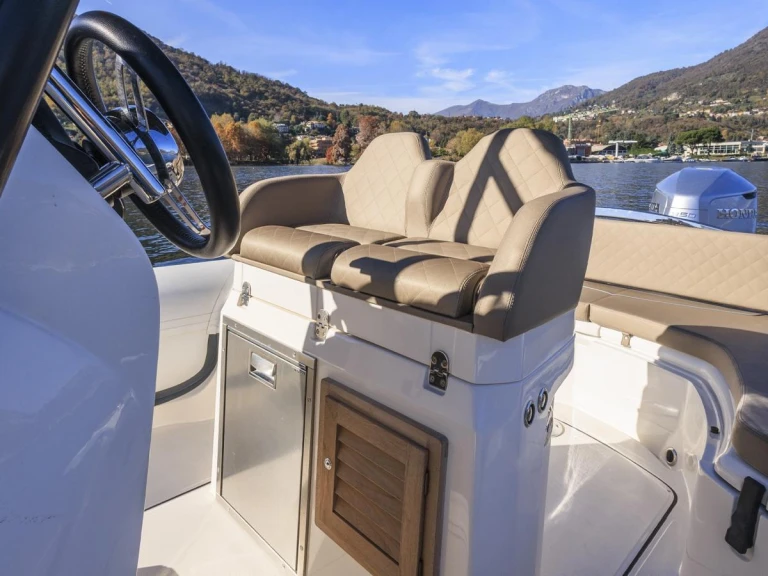 Schlauchboot mieten in Port of Cannigione zum besten Preis