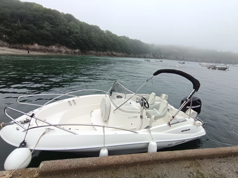 Boot mieten Brest günstig Activ 555 Open