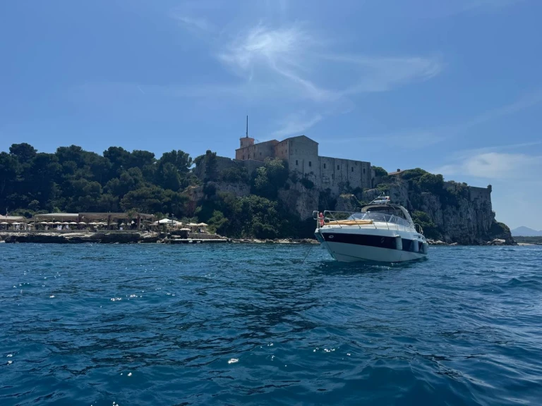 Cranchi Endurance 41 mieten Cannes