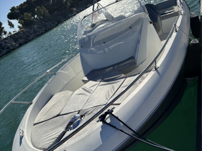 Motorboot mit oder ohne Skipper Bénéteau mieten in Marseille