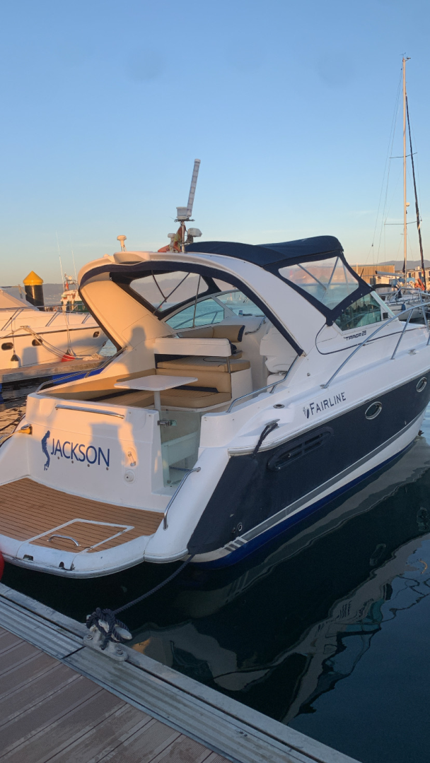 Motorboot mit oder ohne Skipper Fairline mieten in Portonovo