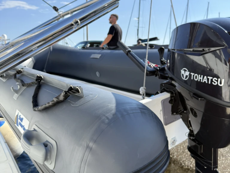 Boot mieten Lavrion günstig Bali 4.8 (4 cab +1)