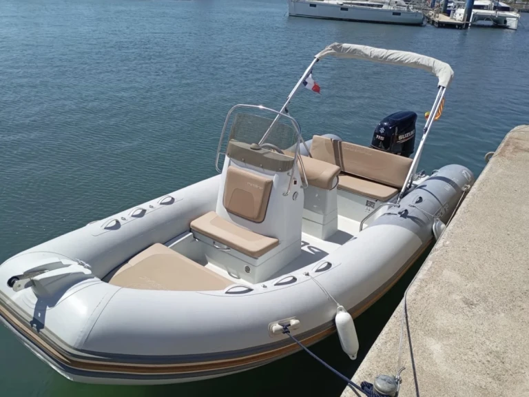 Ein Zodiac Medline 580 mieten in Antibes