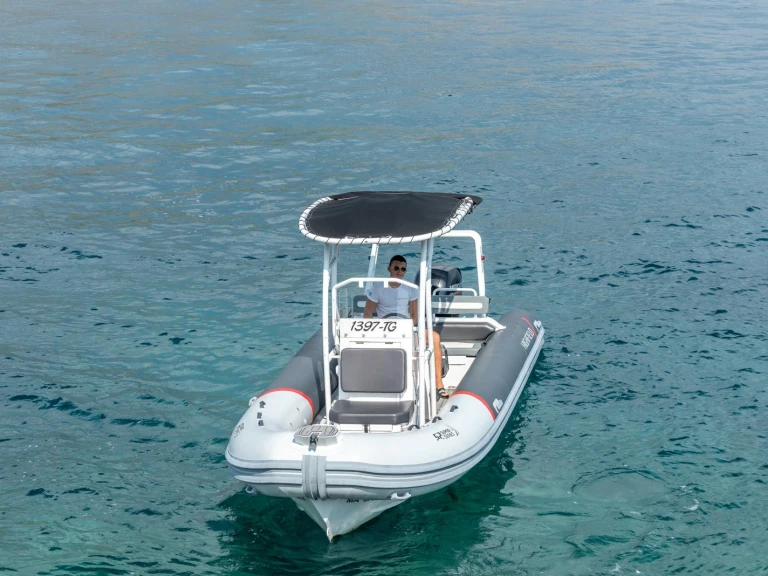 Schlauchboot mit oder ohne Skipper Highfield mieten in Split
