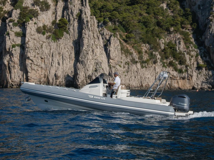Boot mieten Sorrent günstig BREVA 800