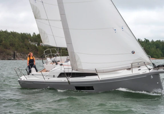 YachtCharter in Port de Trébeurden - Bénéteau Oceanis 30.1 auf SamBoat