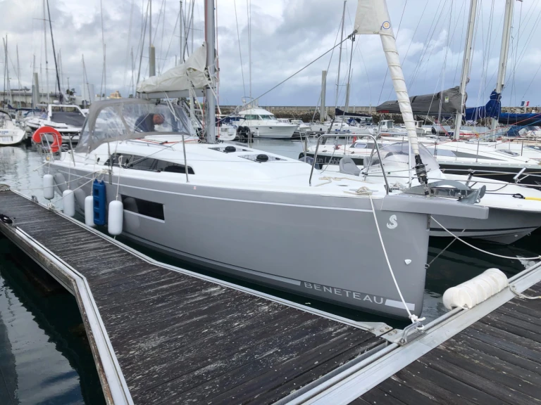 Ein Bénéteau Oceanis 30.1 mieten in Port de Trébeurden