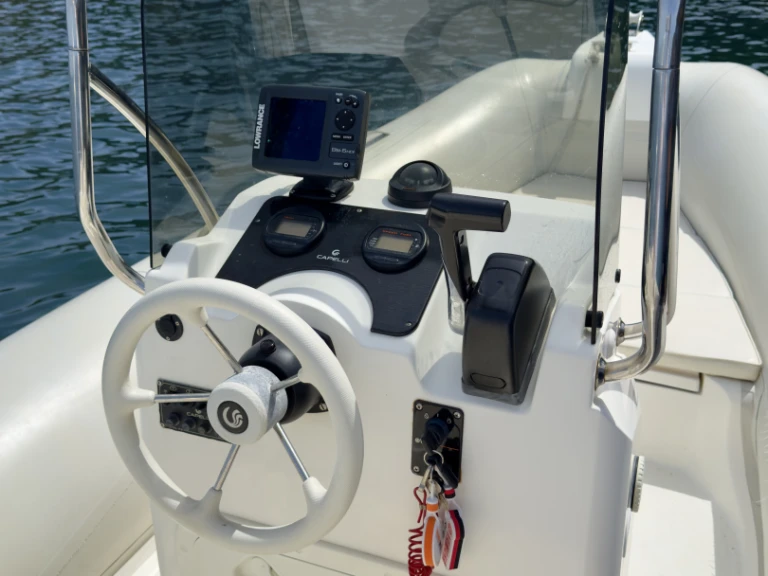 Vermietung Schlauchboot Capelli mit Führerschein