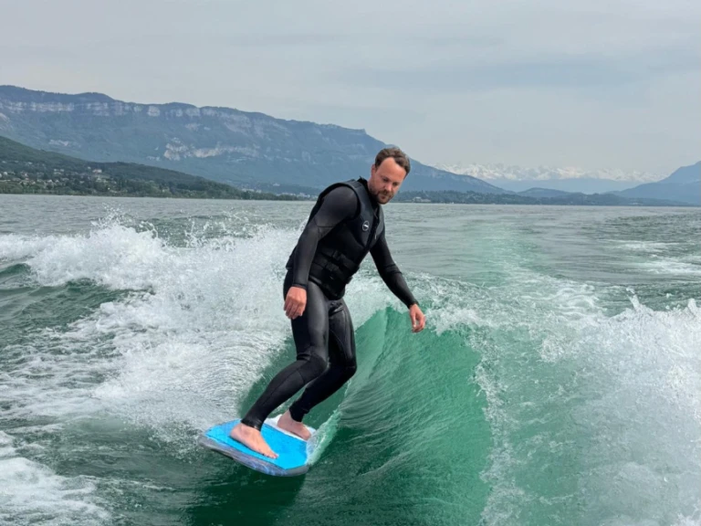 Motorboot mit oder ohne Skipper Nautique Correct Craft mieten in Aix-les-Bains
