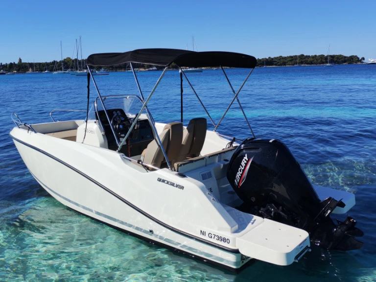 YachtCharter in Mandelieu-la-Napoule - Quicksilver Quicksilver 555 Open auf SamBoat