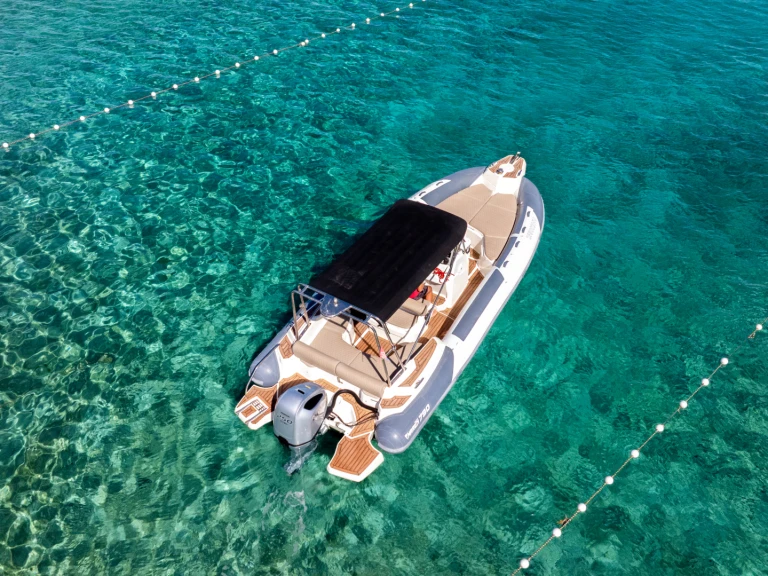 YachtCharter in Hvar - Marlin Boat 790 Pro Dynamic auf SamBoat