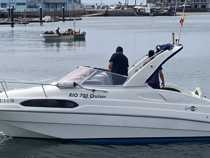 Rio Rio 700 Cruiser mieten A Pobra do Caramiñal