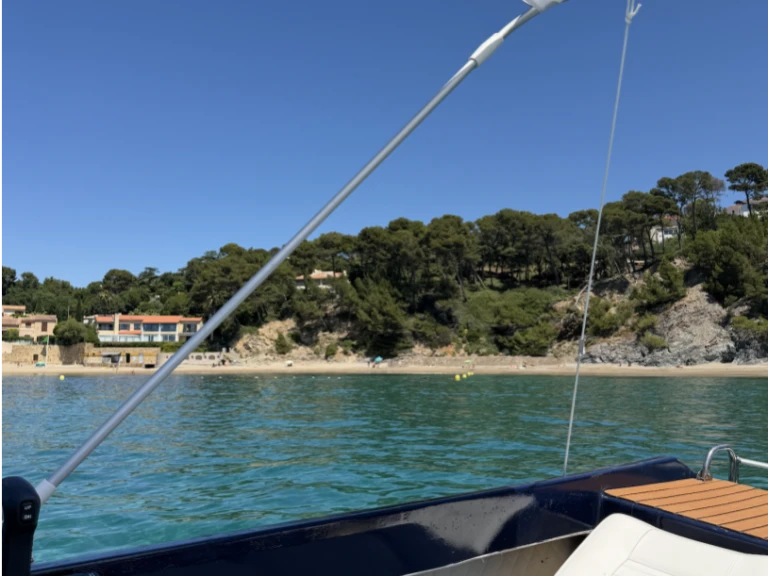 Motorboot mit oder ohne Skipper Jeanneau mieten in Frankreich