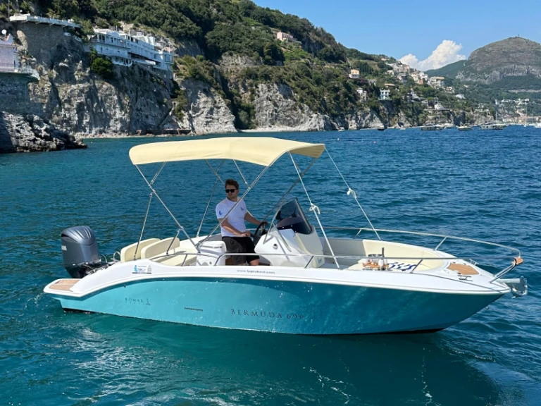 Ein Romar Bermuda 690 mieten in Vietri sul Mare