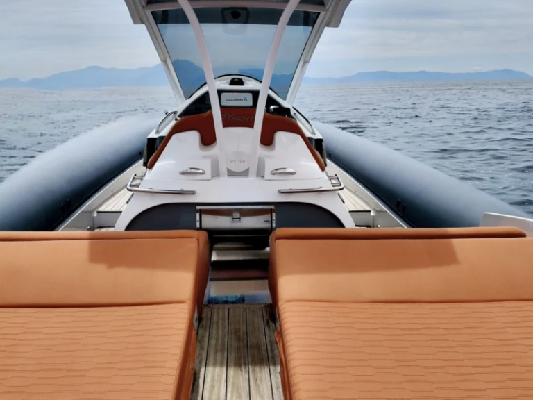 Schlauchboot mit oder ohne Skipper Panamera Yacht mieten in Neapel
