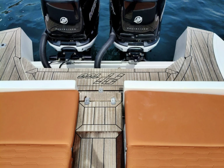 Panamera Yacht PY 100 T Top mieten Neapel