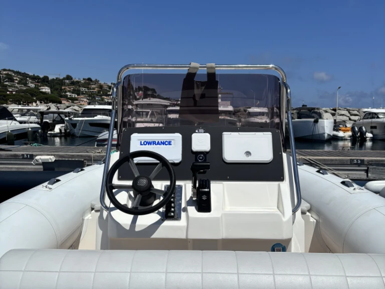 YachtCharter in Les Issambres - Marlin Boat 790 Pro Dynamic auf SamBoat
