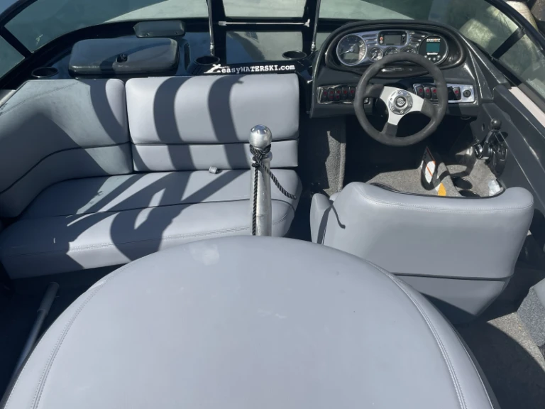 Ein Malibu Response mieten in Paris