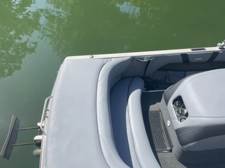Motorboot mit oder ohne Skipper Malibu mieten in Paris